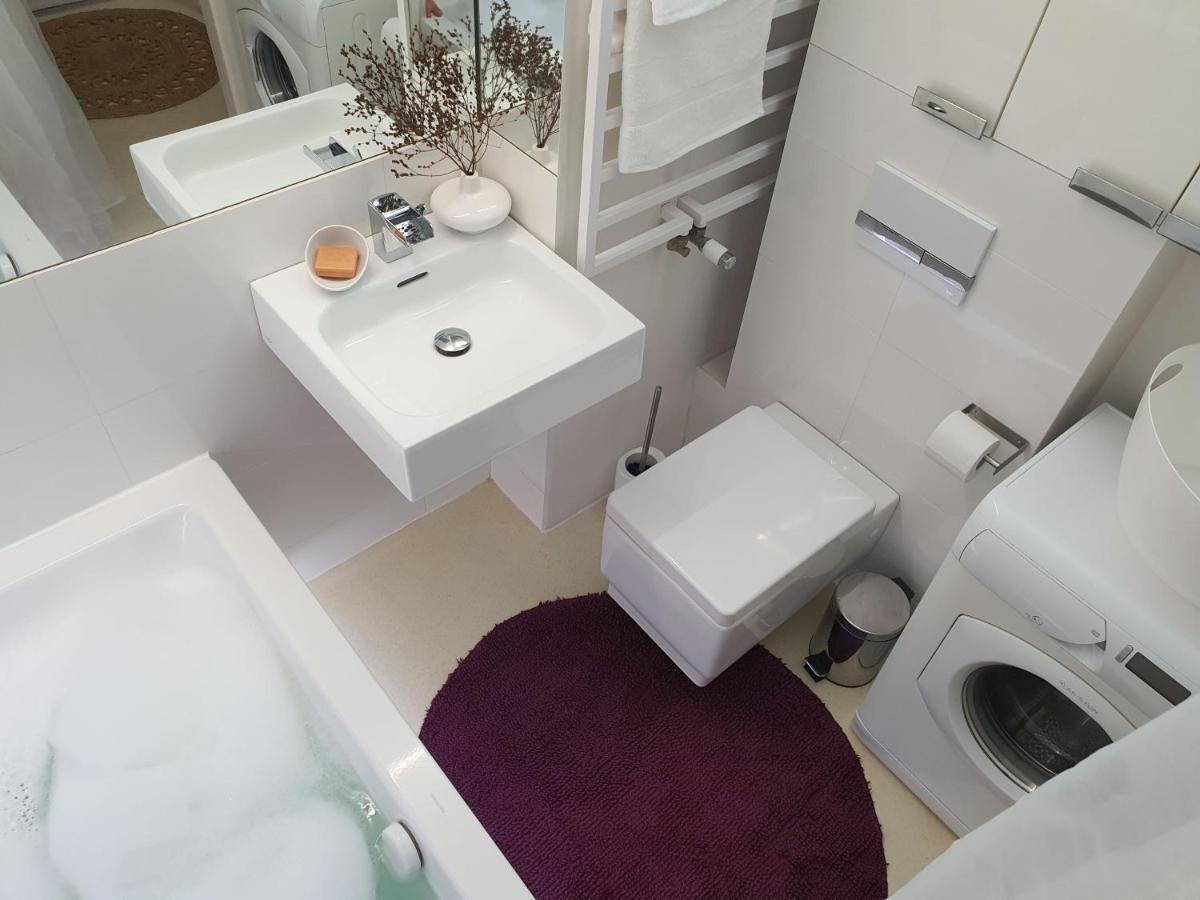 Whitebeeapartament Appartement Wrocław Buitenkant foto